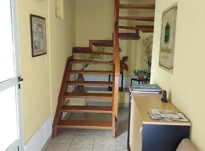 Aparts Altos Del Centro